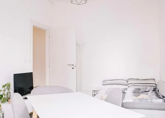 Guesthost - Borgo Filadelfia Apartment *